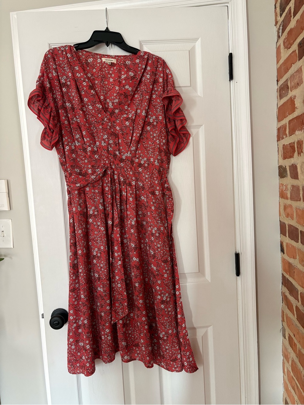 Floral V-Neck Midi Dress in Red/pink with pockets!